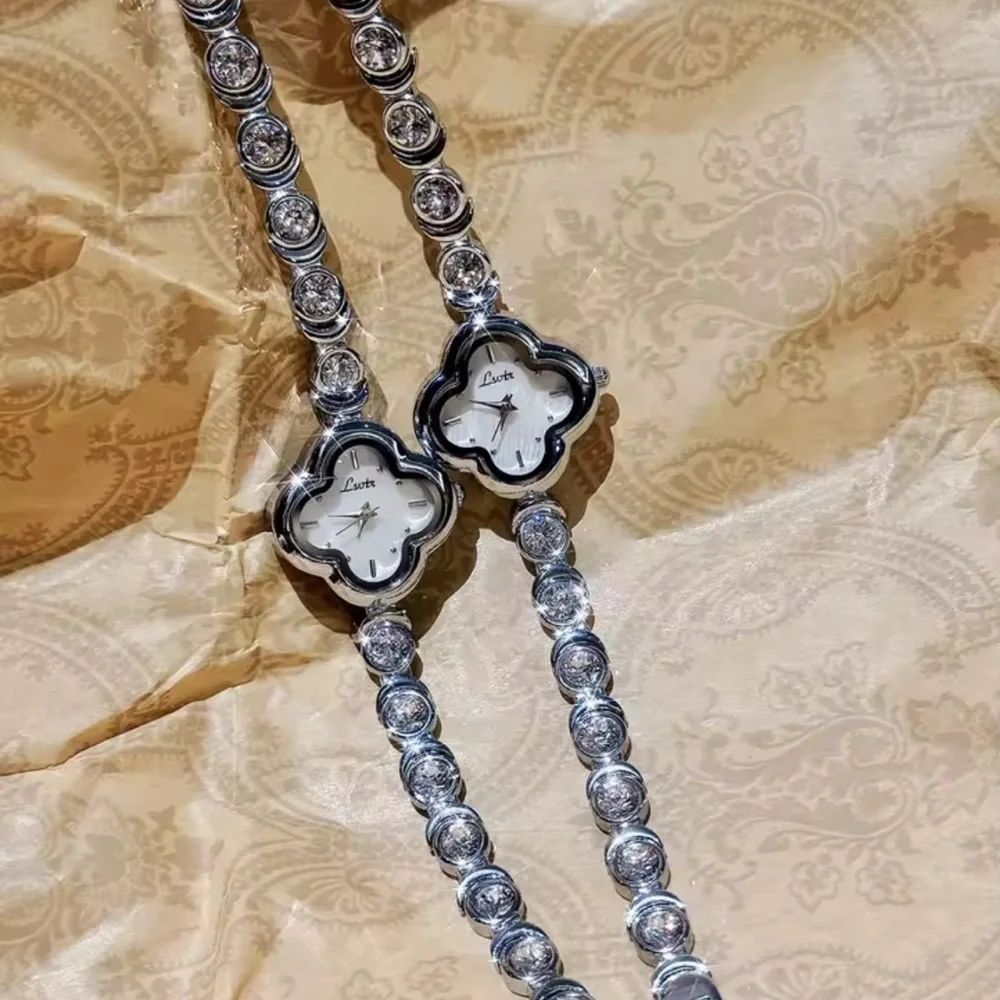 Alhambra Crystal Clover Elegance Bracelet Watch